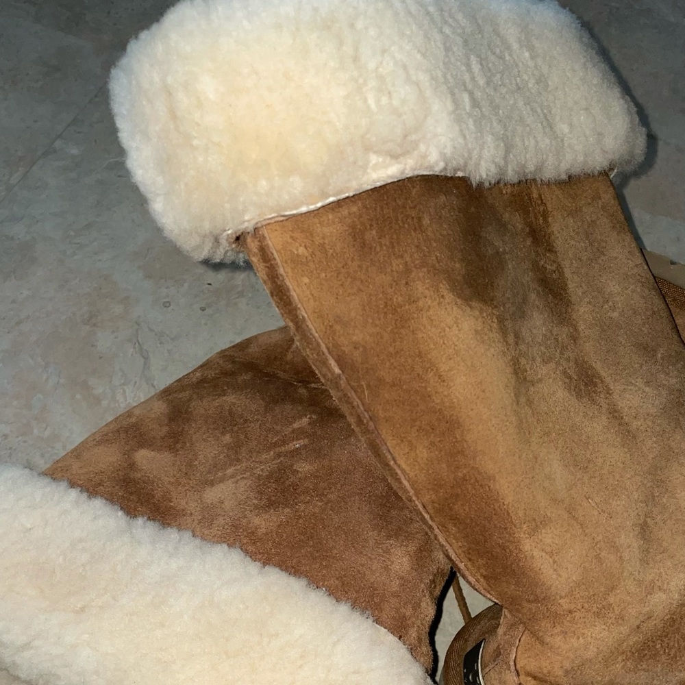 Gently used UGG Upside boots. - Picture 5 of 5